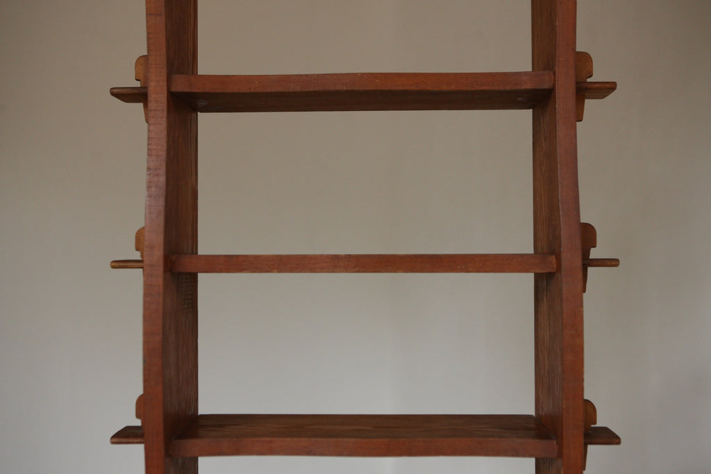 Slim Brutalist Wavy Shelving