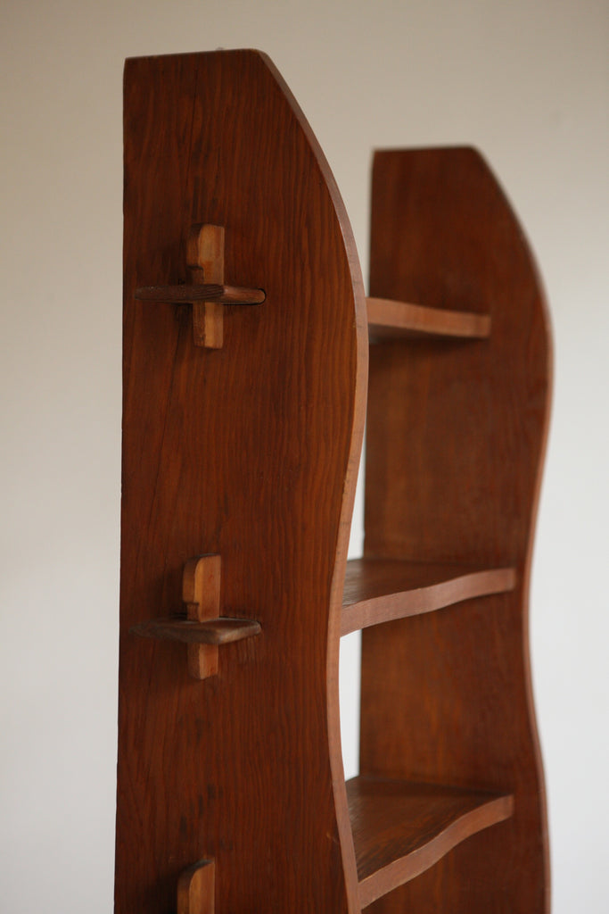 Slim Brutalist Wavy Shelving