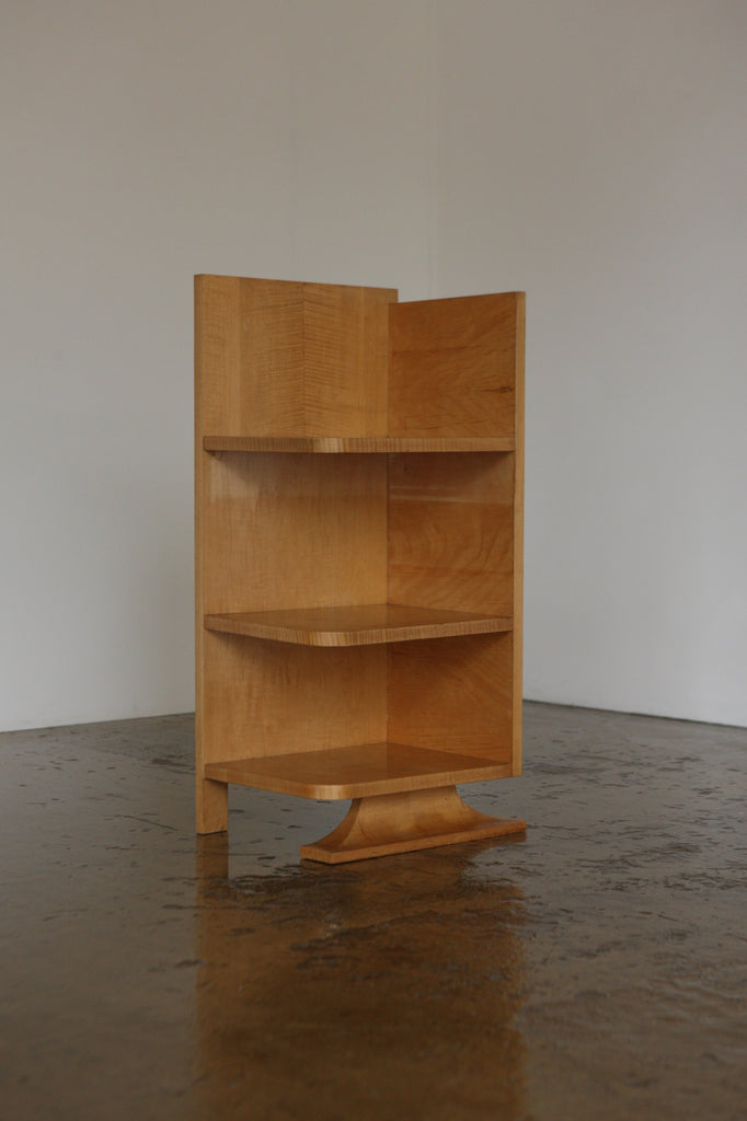 Maple Corner Shelving