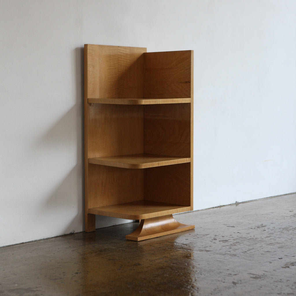Maple Corner Shelving