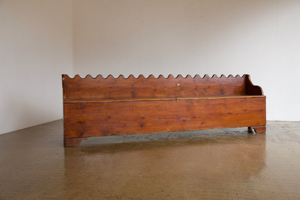 Wavy Settle Bench